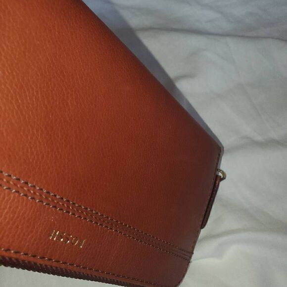 Fossil Tan Leather Wallet - faded back - Picture 13 of 16